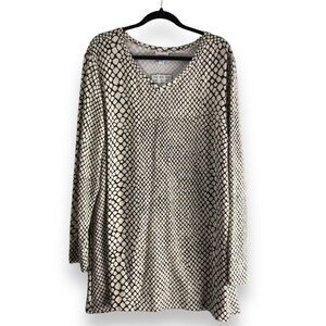 LulaRoe Size 2XL Elizabeth Ivory Gray Snake Print Super‎ Soft Sweater Cozy Warm